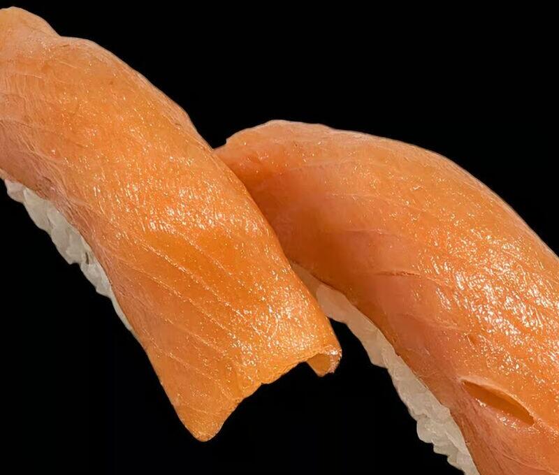 Smoked Salmon (2 pcs)